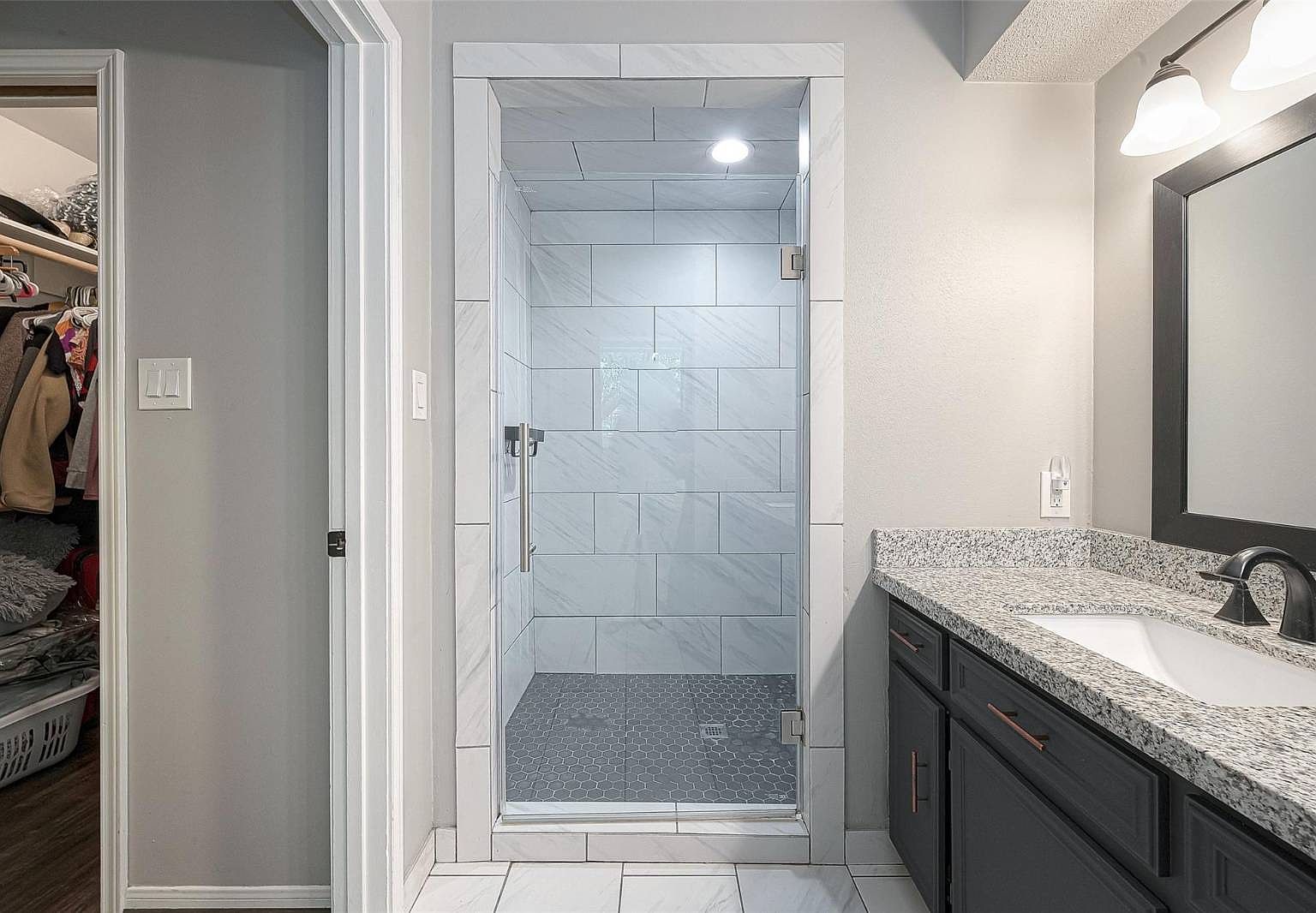 5923 Old Lodge Dr Houston, TX 77066 | Single Family