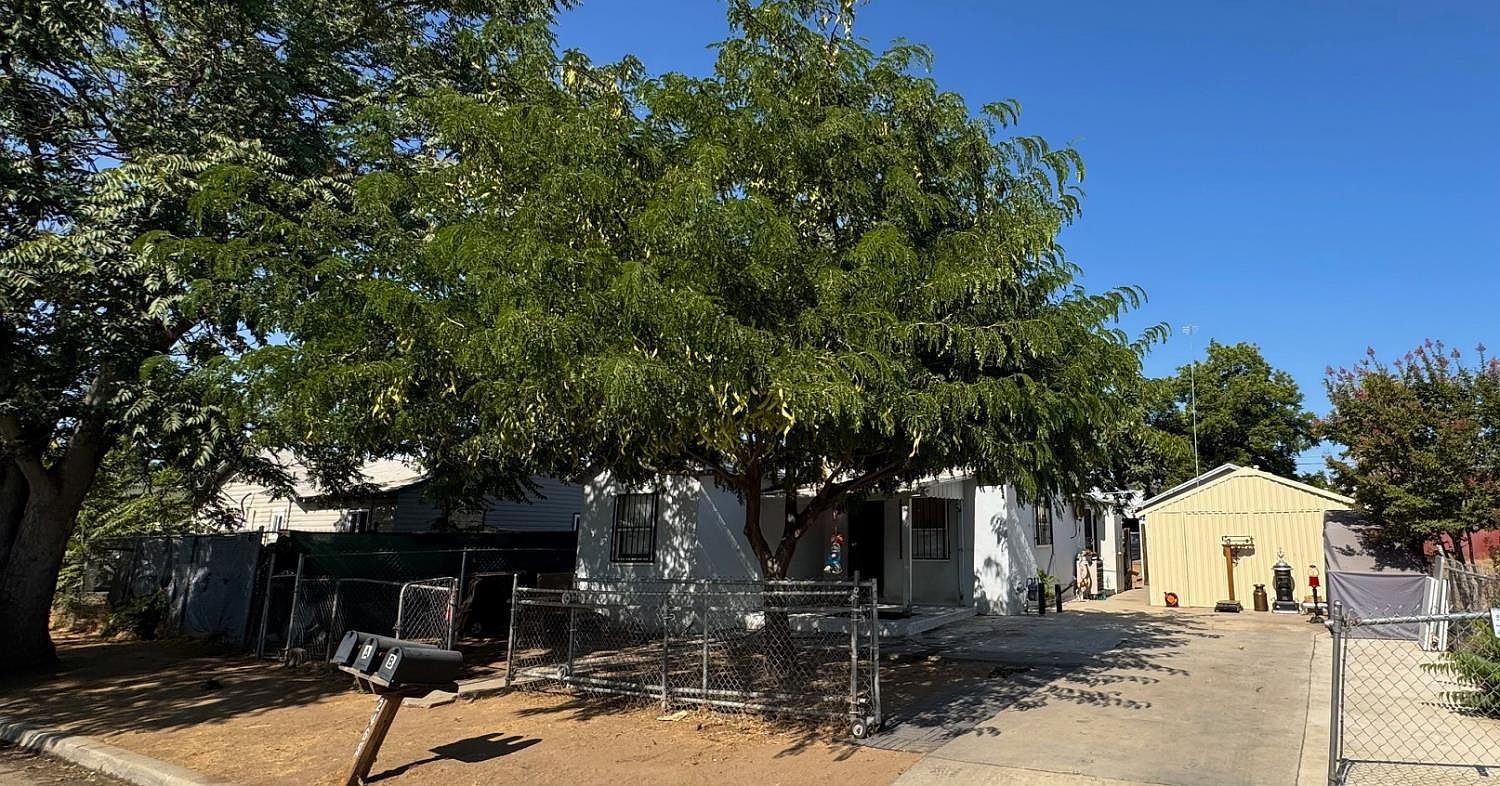 2465 S 11th St Fresno, CA 93725 | Multi Family