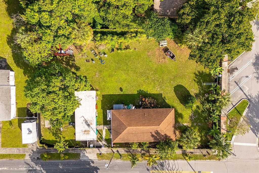 823 NW 3rd St Pompano Beach, FL 33060 | Single Family