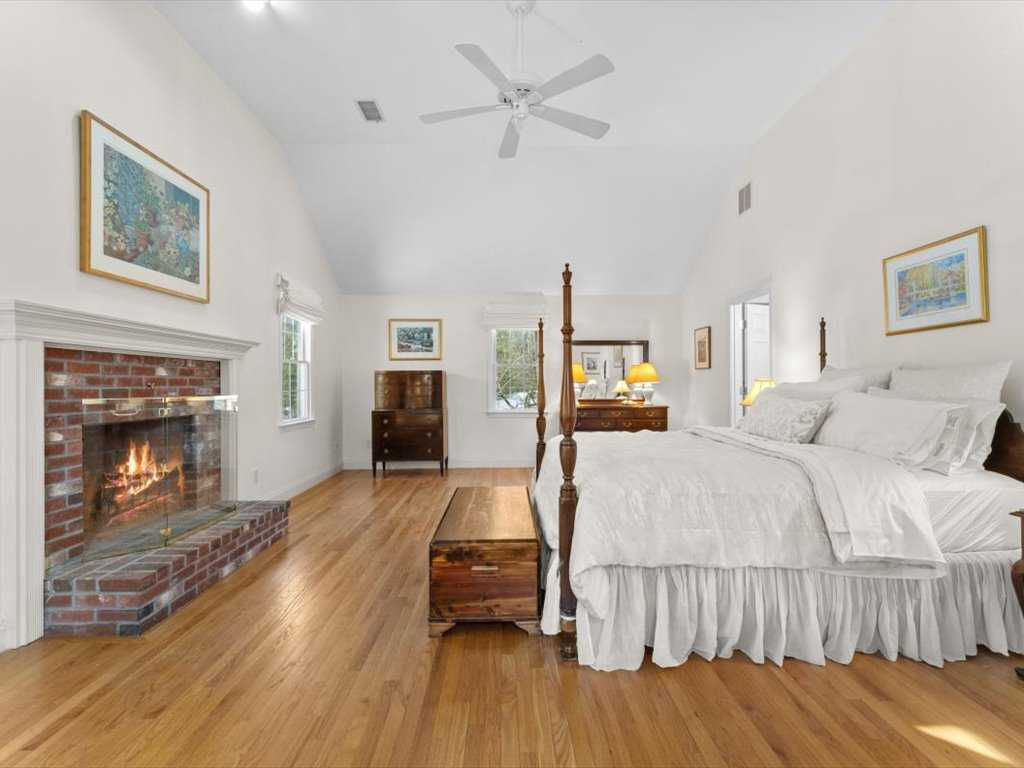 24 Moseley Ave, Needham, MA, USA, 2492  | Single Family