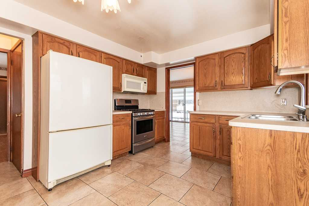 6783 Larchmont Drive, Mayfield Heights, OH, USA, 44124 - Thumbnail 4