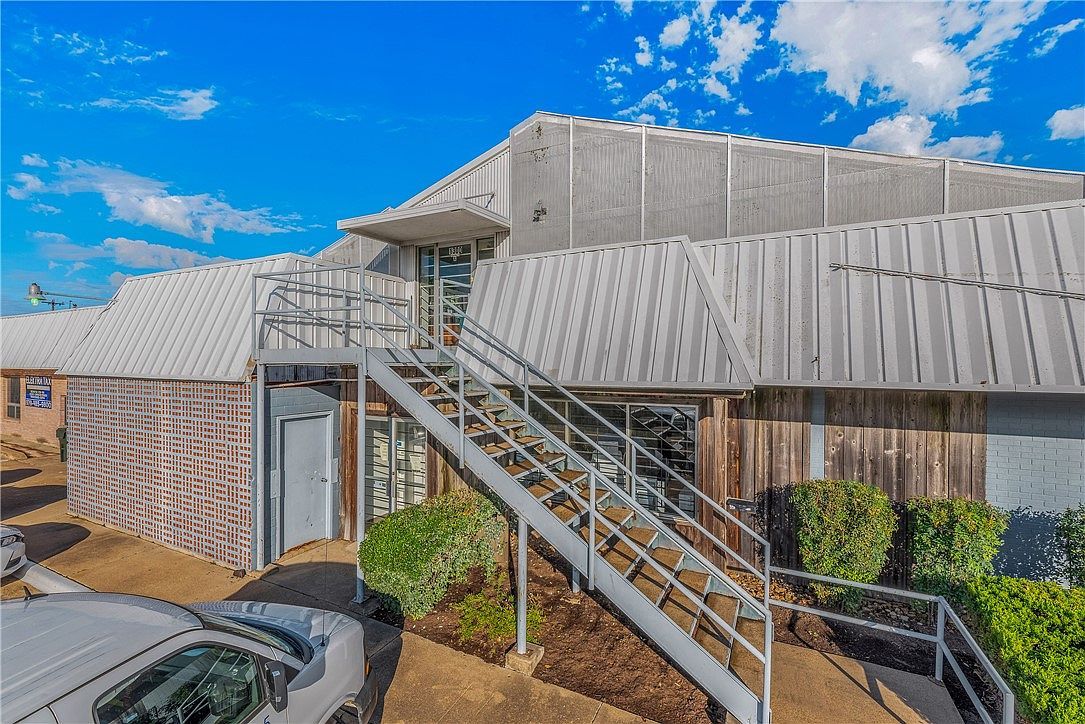 1300 S Texas Ave Bryan, TX 77803  | Single Family