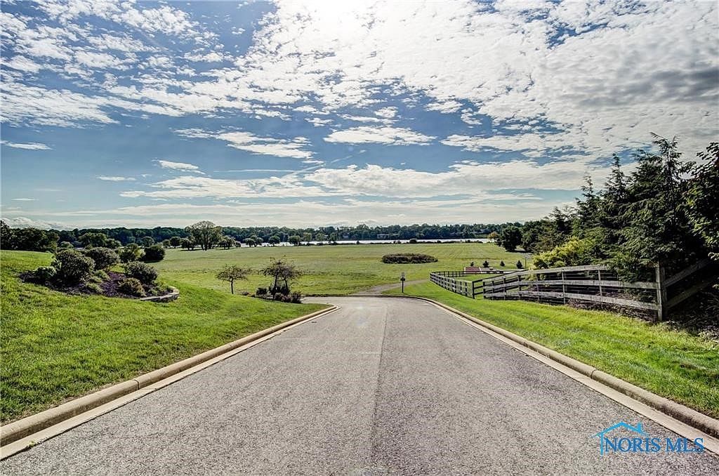329 River Bend Ln Maumee, OH 43537  | Land/Lot