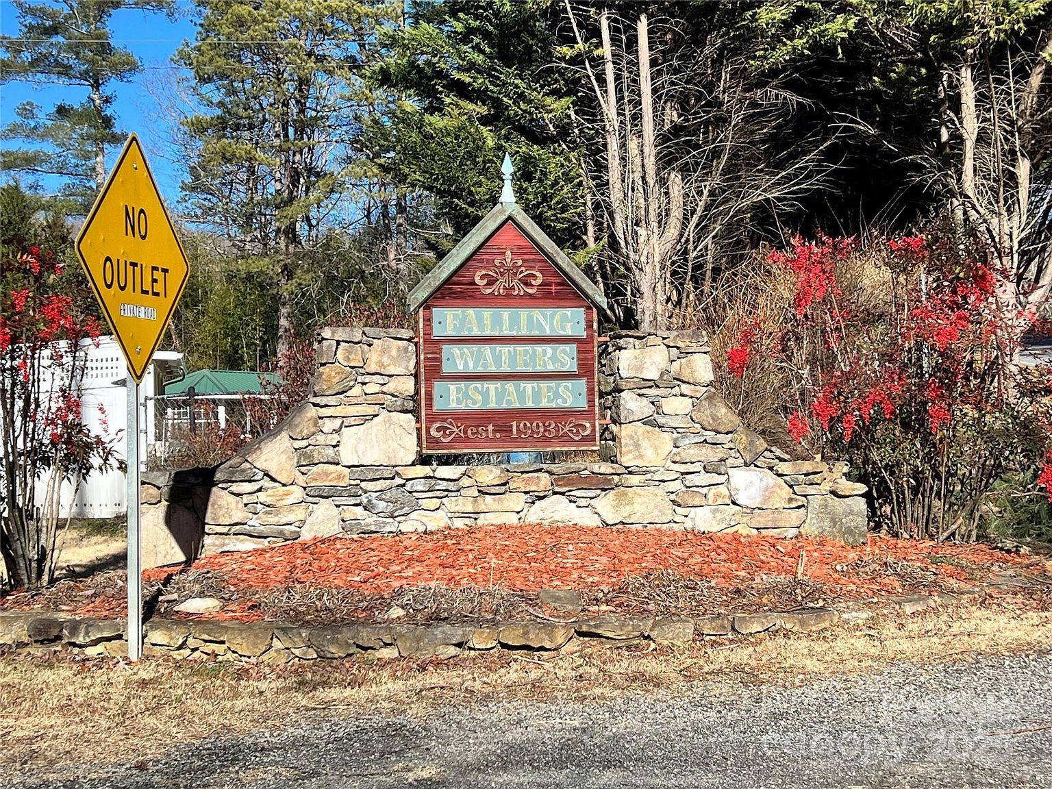 111 Laura Trce Hendersonville, NC 28792  | Single Family