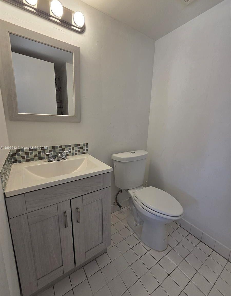 2600 Collins Ave APT 509 Miami Beach, FL 33140 | Condominium