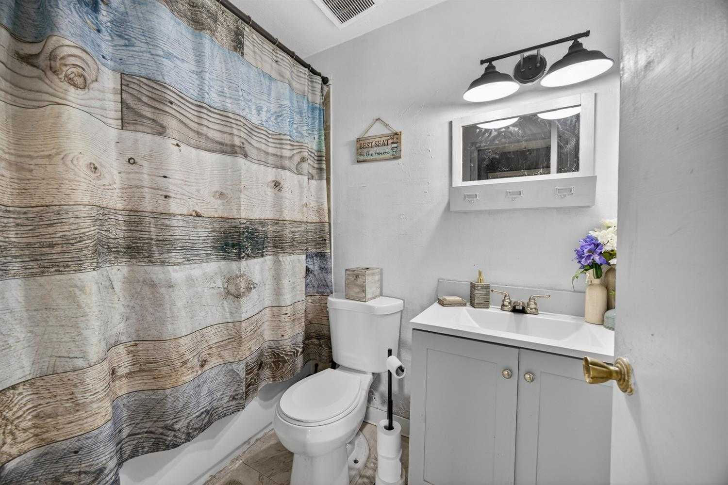 7518 Bowen Circle, Sacramento, CA, USA, 95822  | Single Family