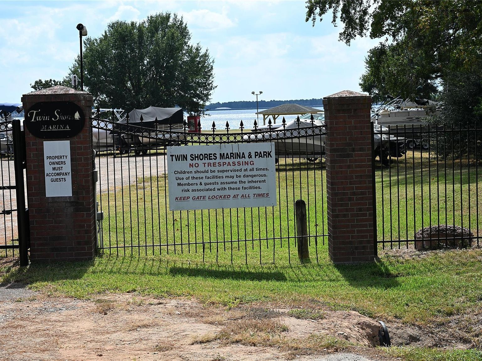 Na West Shore Dr Willis, TX 77318  | Land/Lot