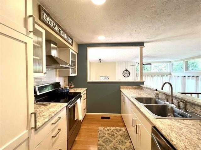 9592 South Pointe Lasalles Drive, Bloomington, IN, USA, 47401  | Condominium