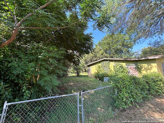 4114 McInnis Rd San Antonio, TX 78222  | Single Family