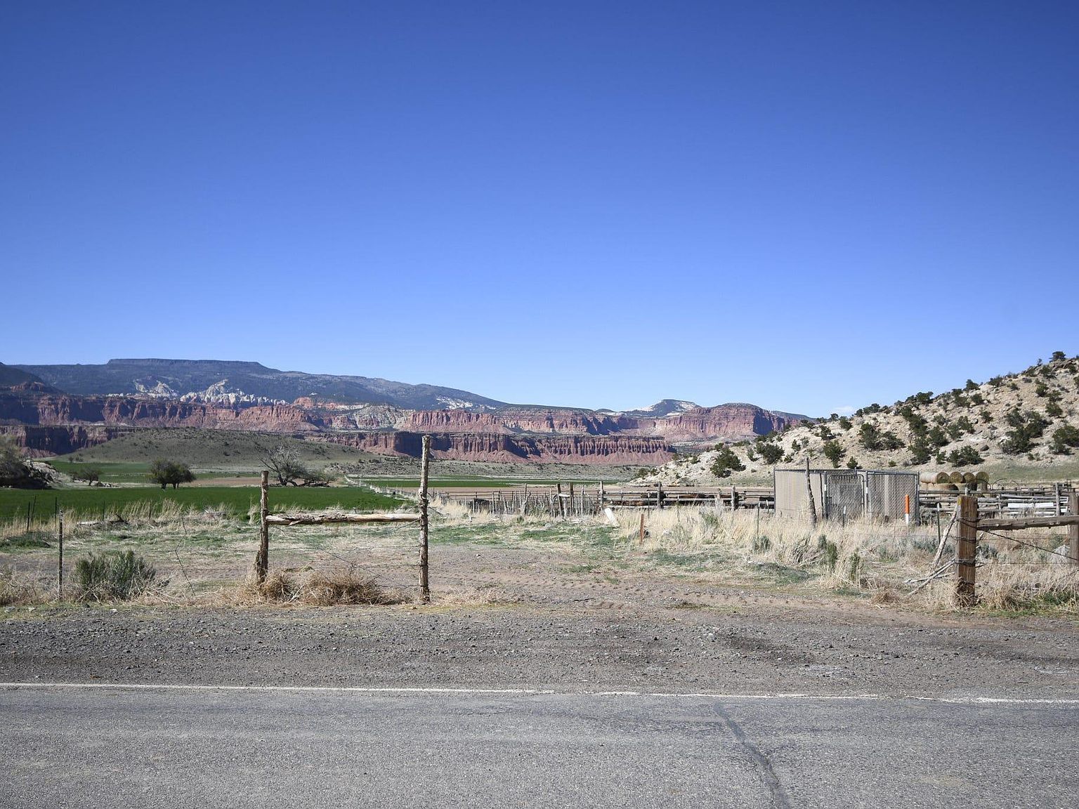 630 E Bullberry Ln Teasdale, UT 84773  | Single Family