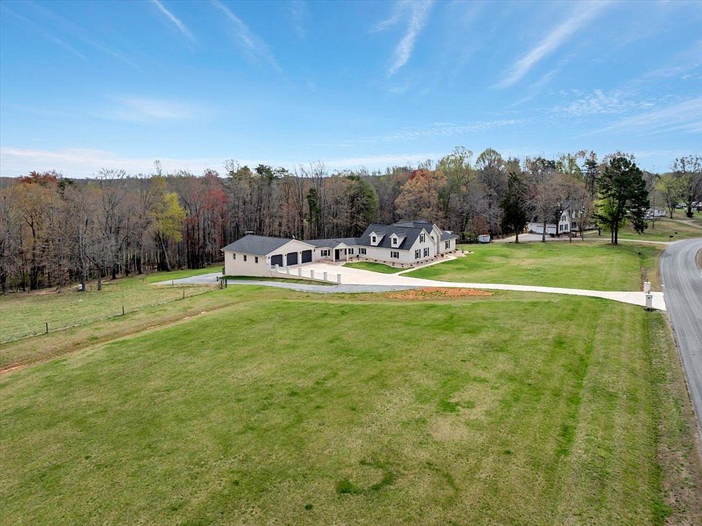 375 Chestnut Level Ln Blairs, VA 24527 | Single Family