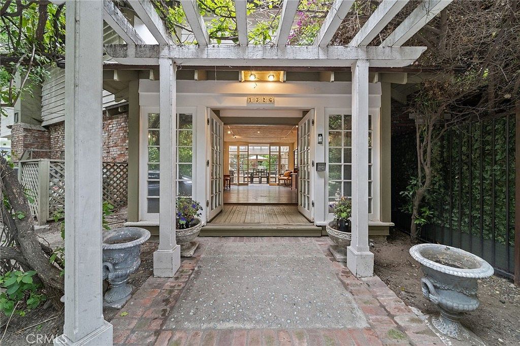 1326 Benedict Canyon Dr Beverly Hills, CA 90210  | Single Family