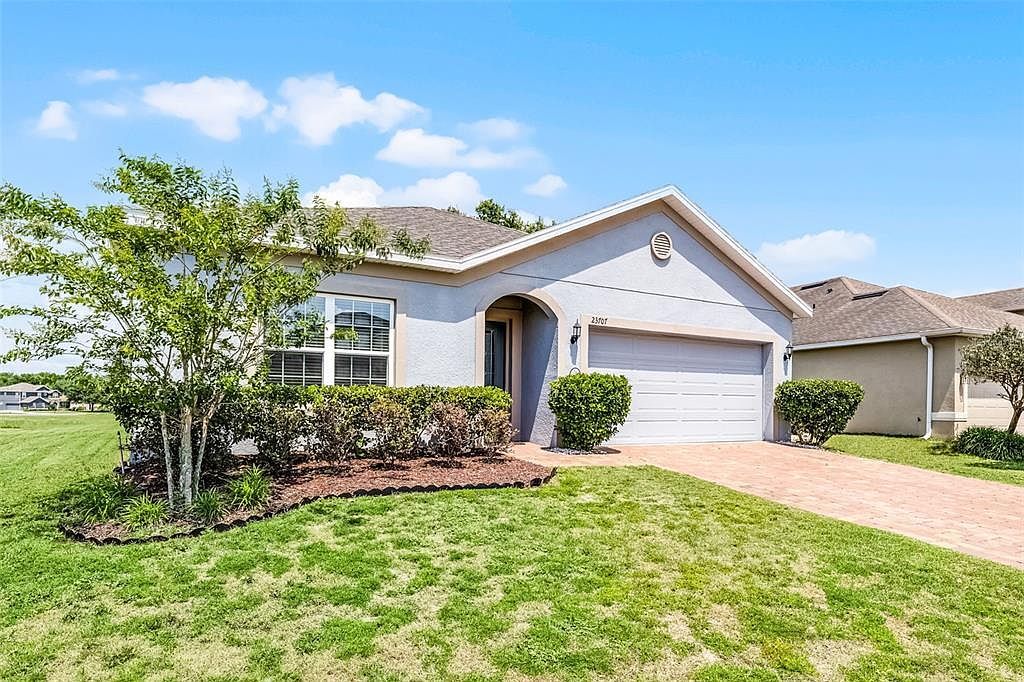 23707 Companero Dr Sorrento, FL 32776  | Single Family