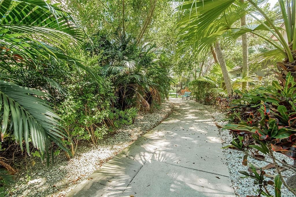 4333 Trails Dr #10-1 Sarasota, FL 34232  | Condominium