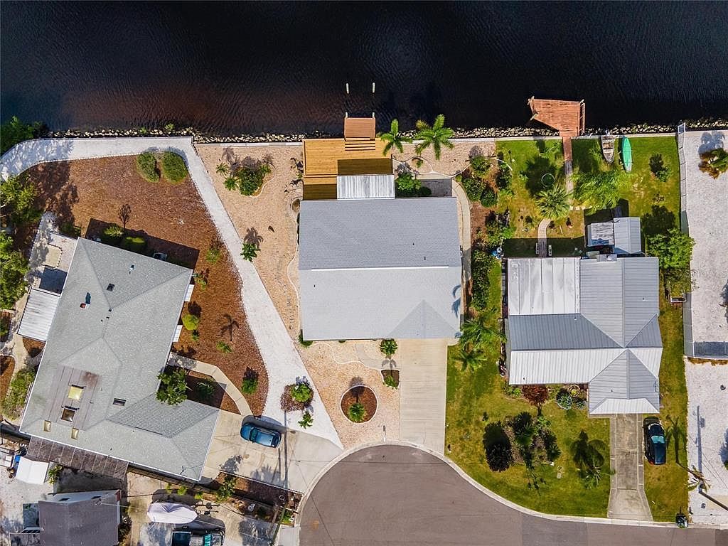 805 Leisey Cir Ruskin, FL 33570  | Single Family