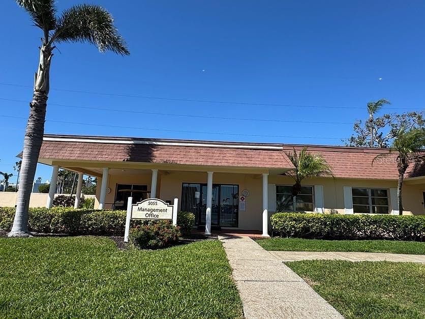 5108 Brittany Dr S APT 903 Saint Petersburg, FL 33715  | Condominium