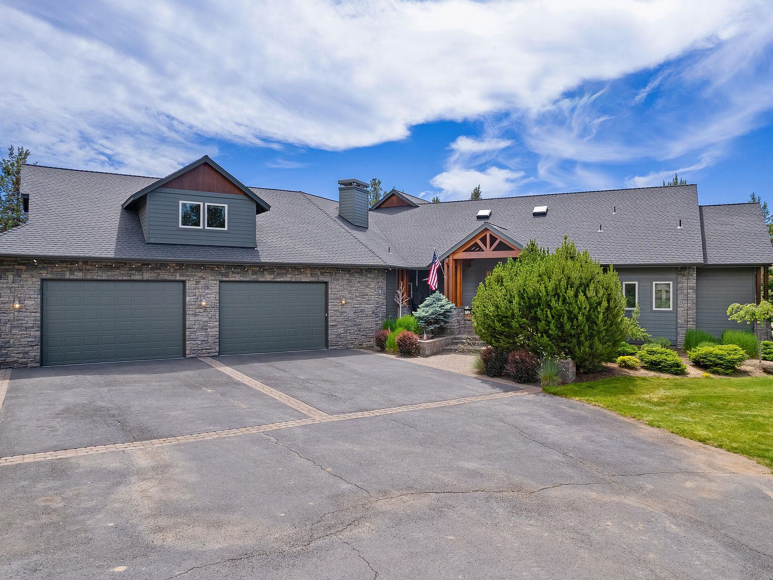 20960 Royal Oak Cir Bend, OR 97701 | Single Family