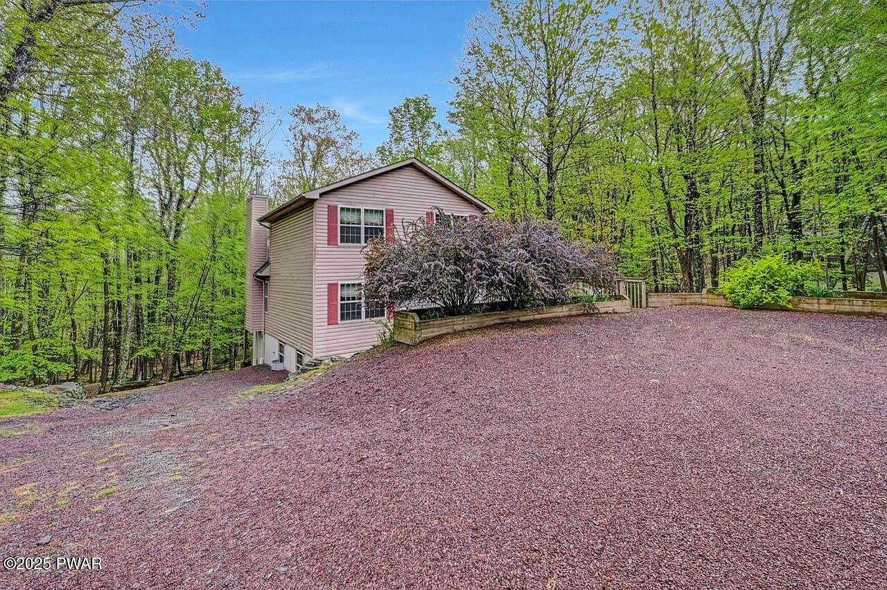 808 Pioneer Ct Lackawaxen, PA 18435  | Single Family