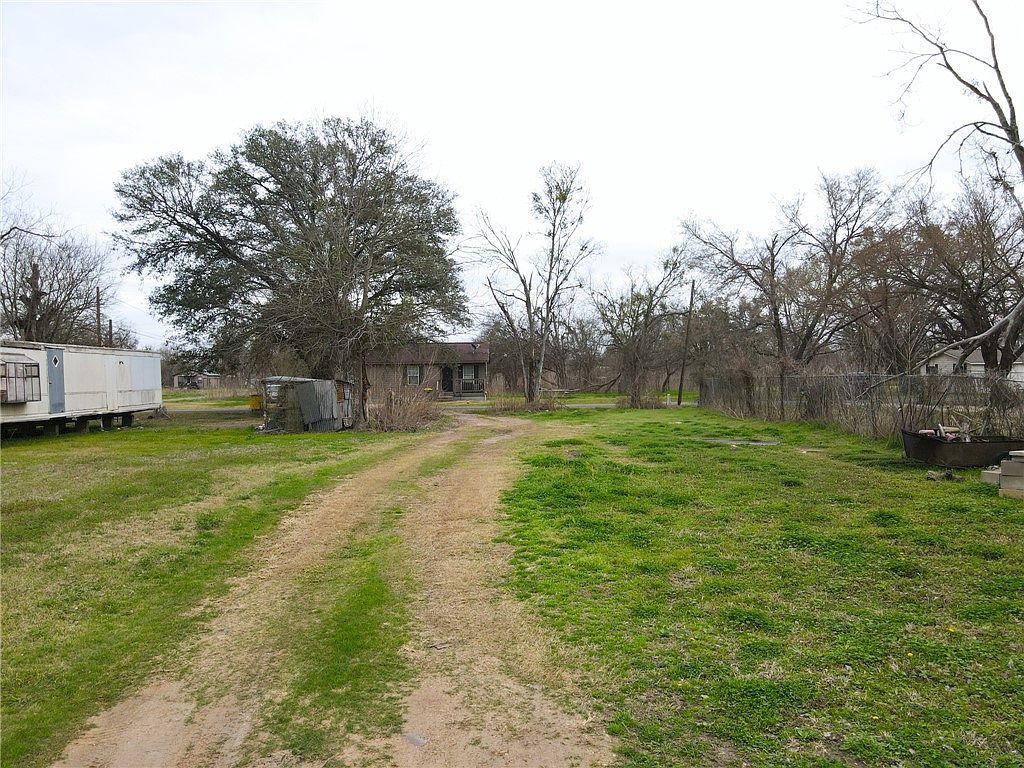 603 W Hanna St Calvert, TX 77837 | Land/Lot