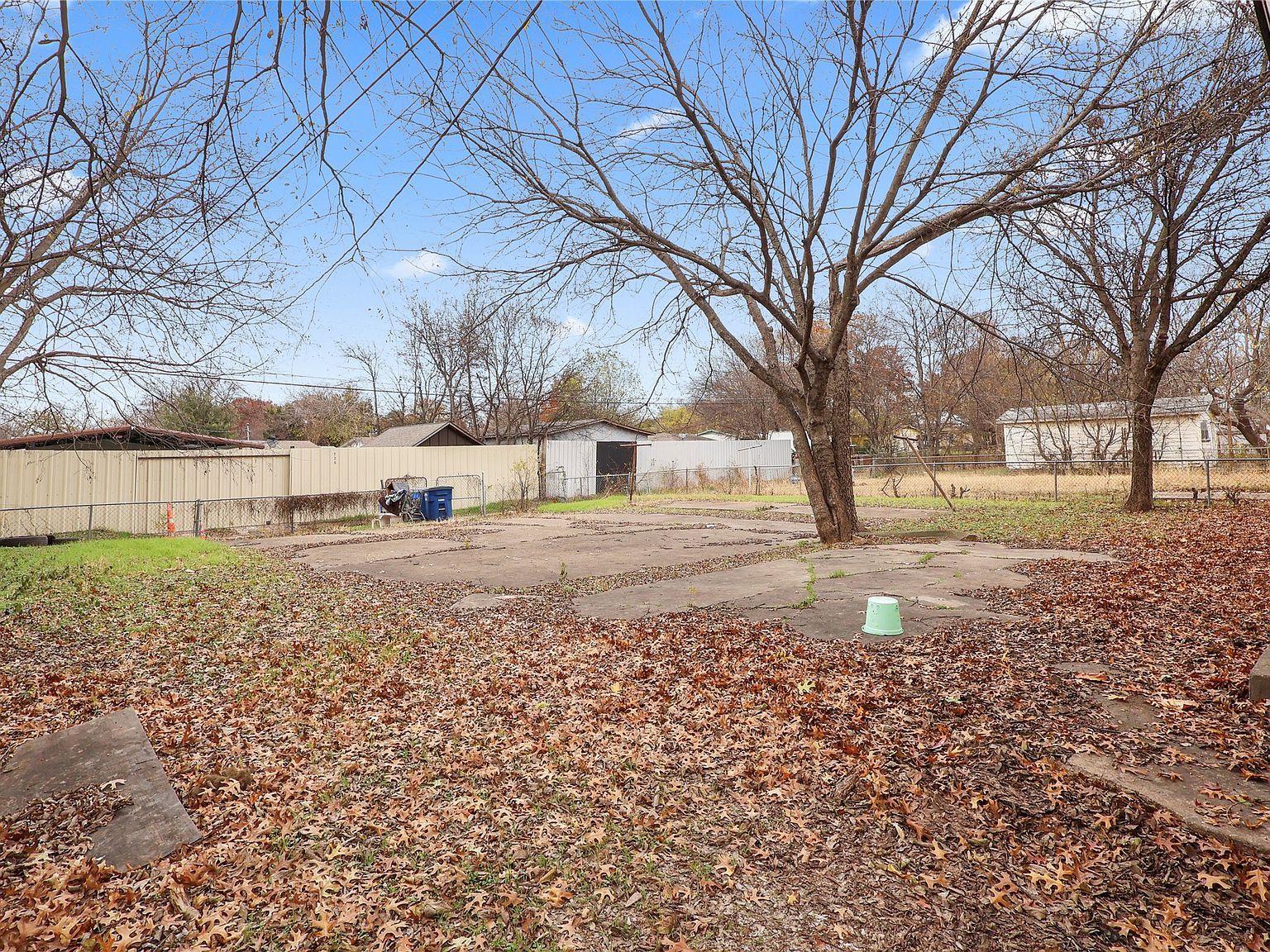 725 Emberwood Dr Dallas, TX 75232  | Single Family