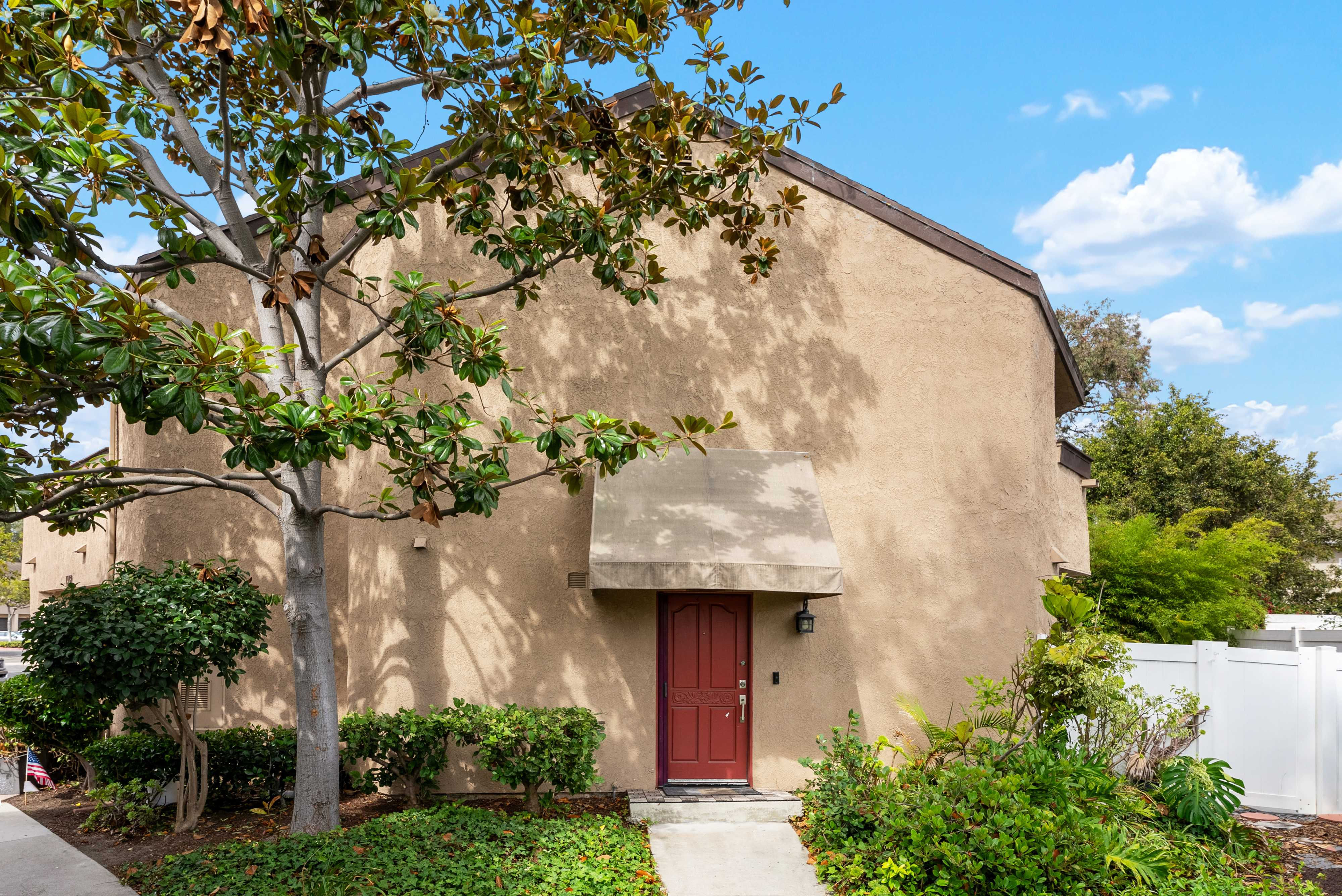 915 Lombard Court, Costa Mesa, CA, USA, 92626  | Single Family