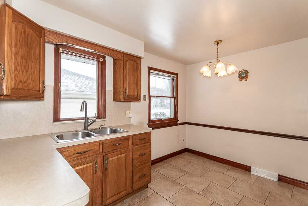 6783 Larchmont Drive, Mayfield Heights, OH, USA, 44124 - Thumbnail 5