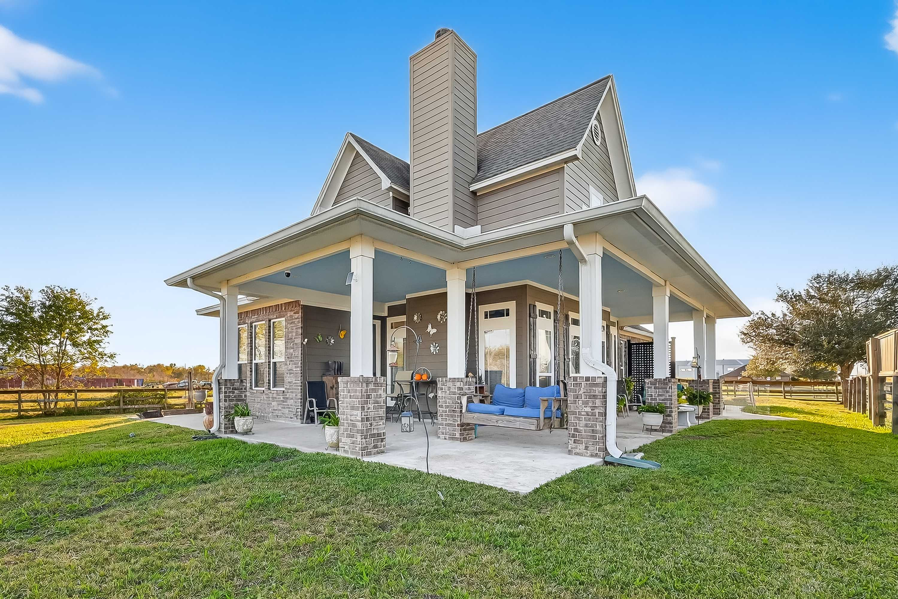 912 County Road 340, Angleton, TX, USA, 77515  | Single Family