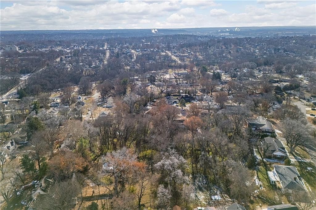 Moss And Eugene Field Ave Saint Joseph, MO 64505  | Land/Lot