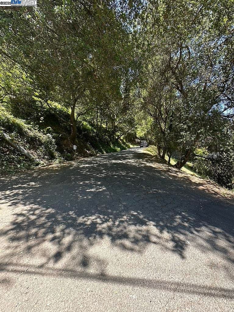 Chelton Dr Oakland, CA 94611  | Land/Lot