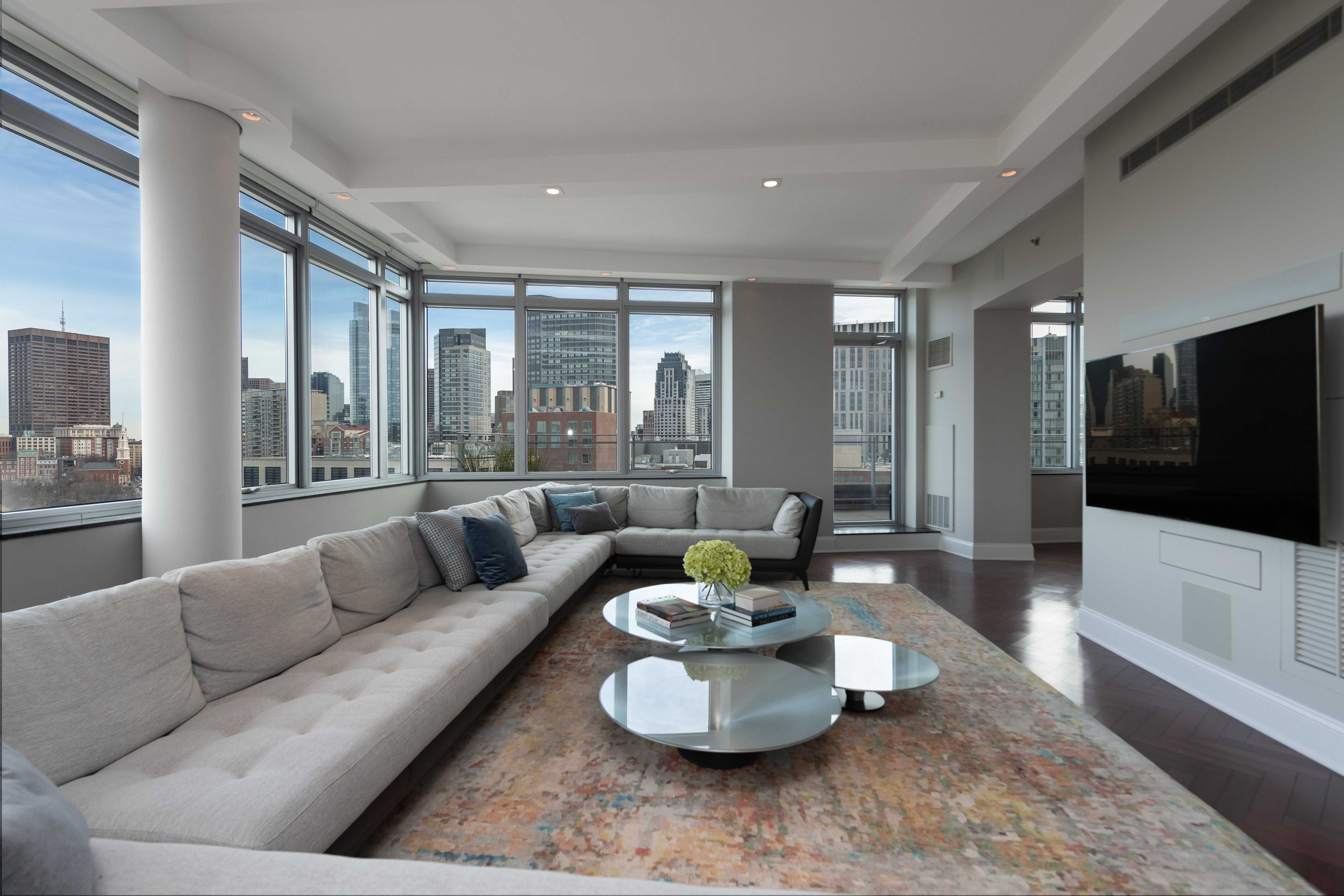 1 Charles Street South, Boston, MA, USA, 2116 - Thumbnail 3