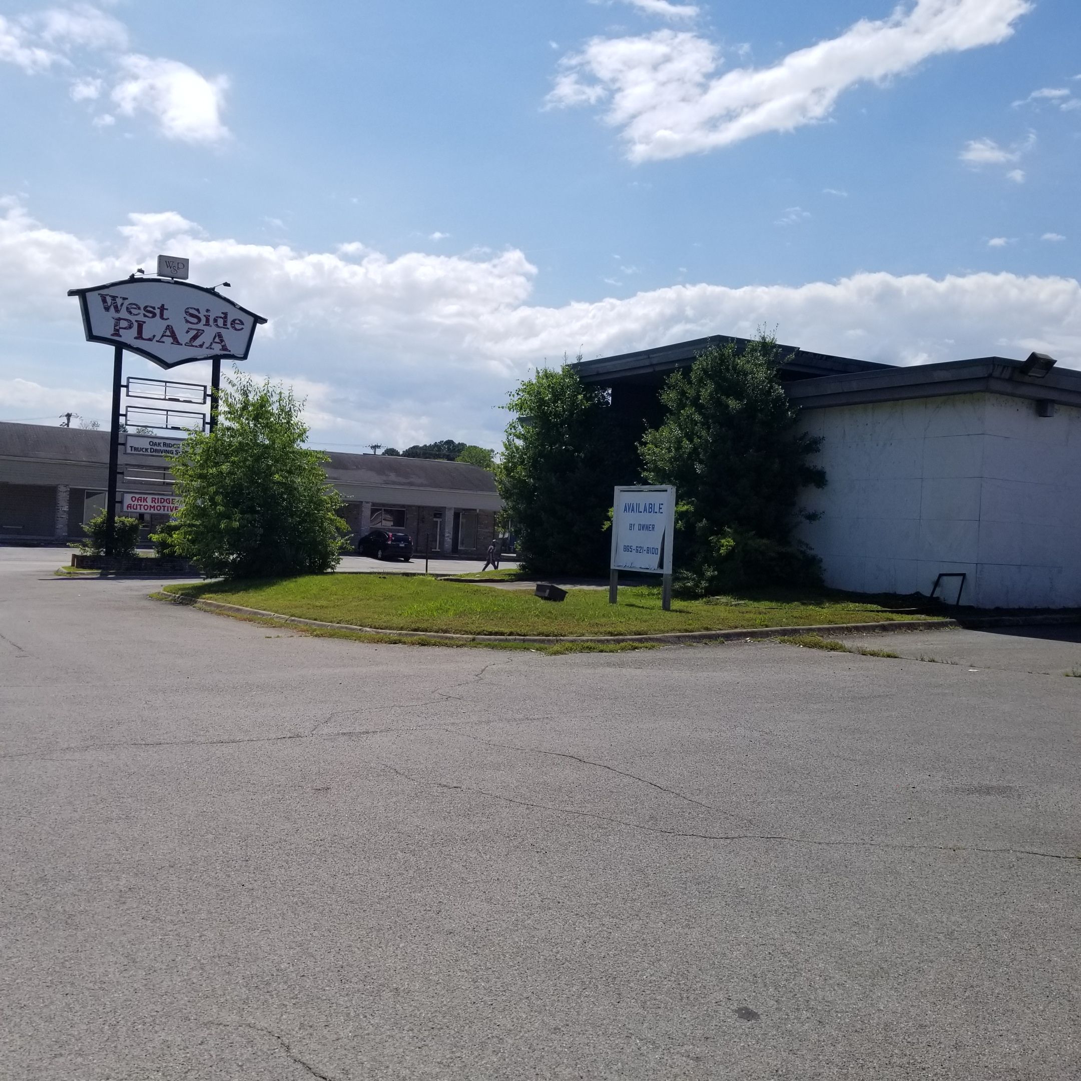 1980 Oak Ridge Turnpike, Oak Ridge, TN, USA, 37830 - Thumbnail 2