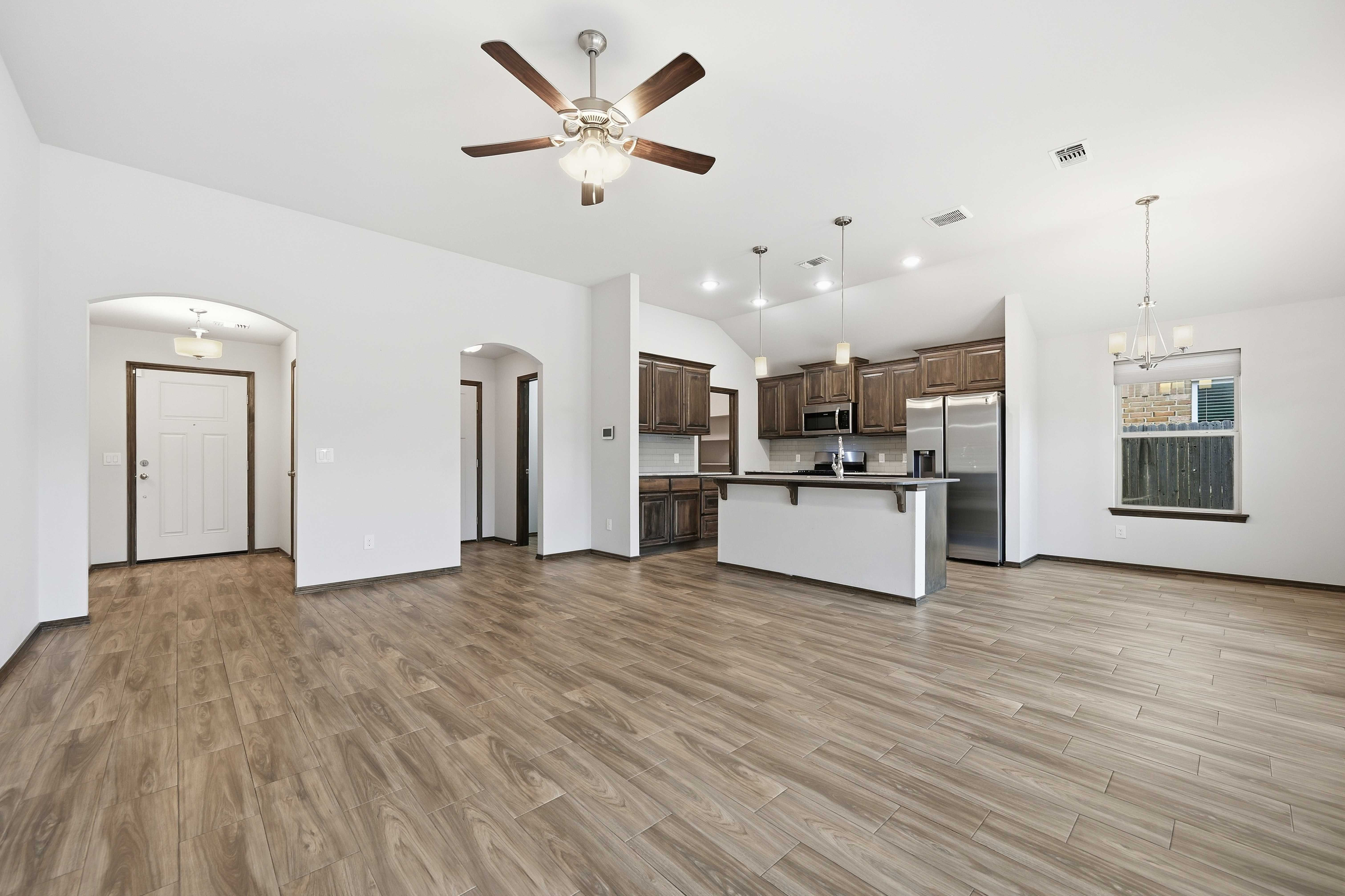 12937 Northwest 4th Terrace, Yukon, OK, USA, 73099 - Thumbnail 4