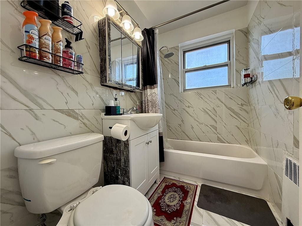 545 Castleton Ave #2B Staten Island, NY 10301  | Condominium