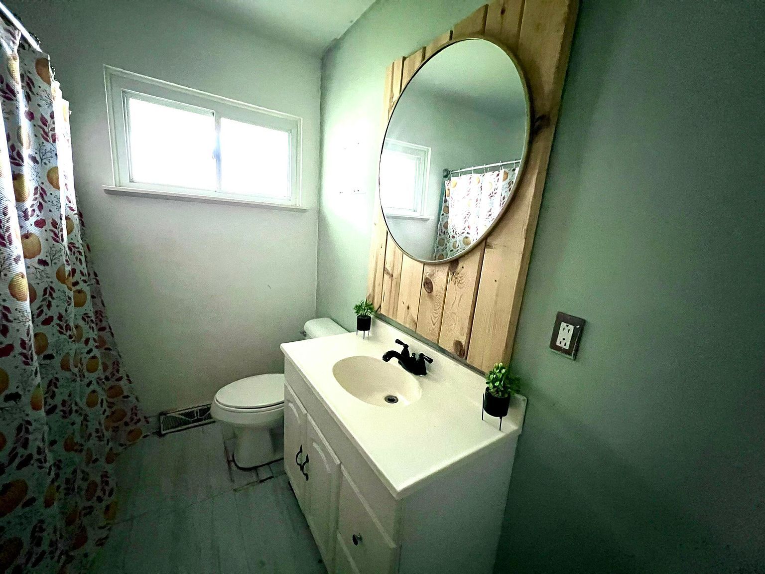 2407 Dawn St Jackson, MI 49203  | Single Family