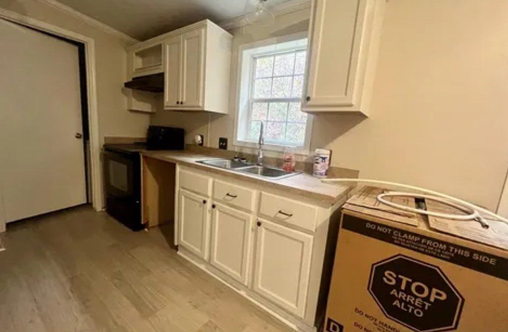 580 Hooterville Rd Hazard, KY 41701  | Single Family