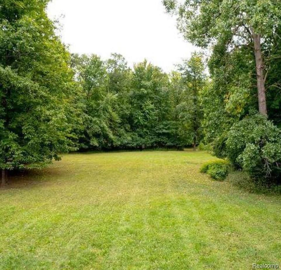 1 Woodlynne Dr Bingham Farms, MI 48025  | Single Family