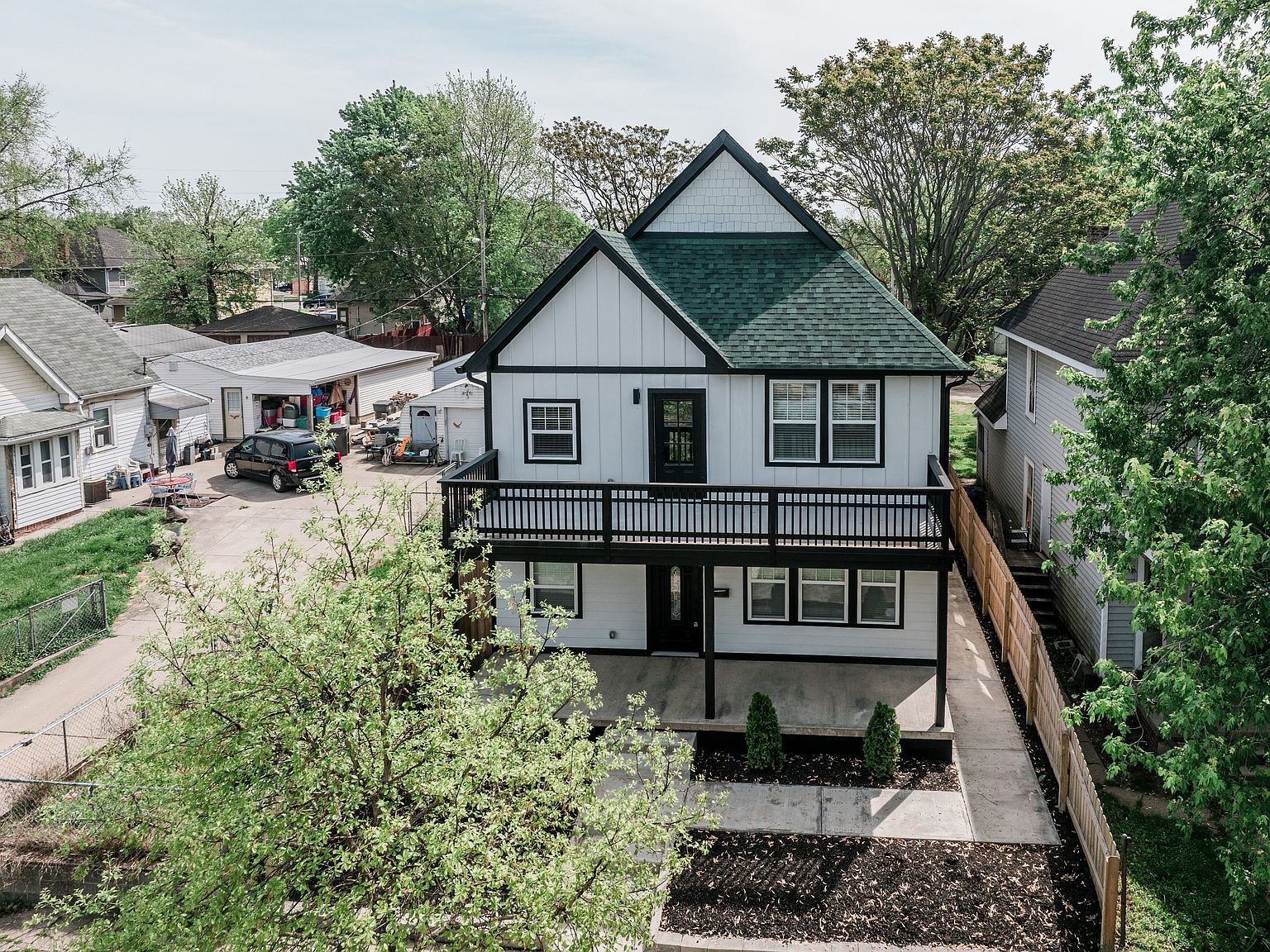 221 Eastern Ave Indianapolis, IN 46201  | Single Family