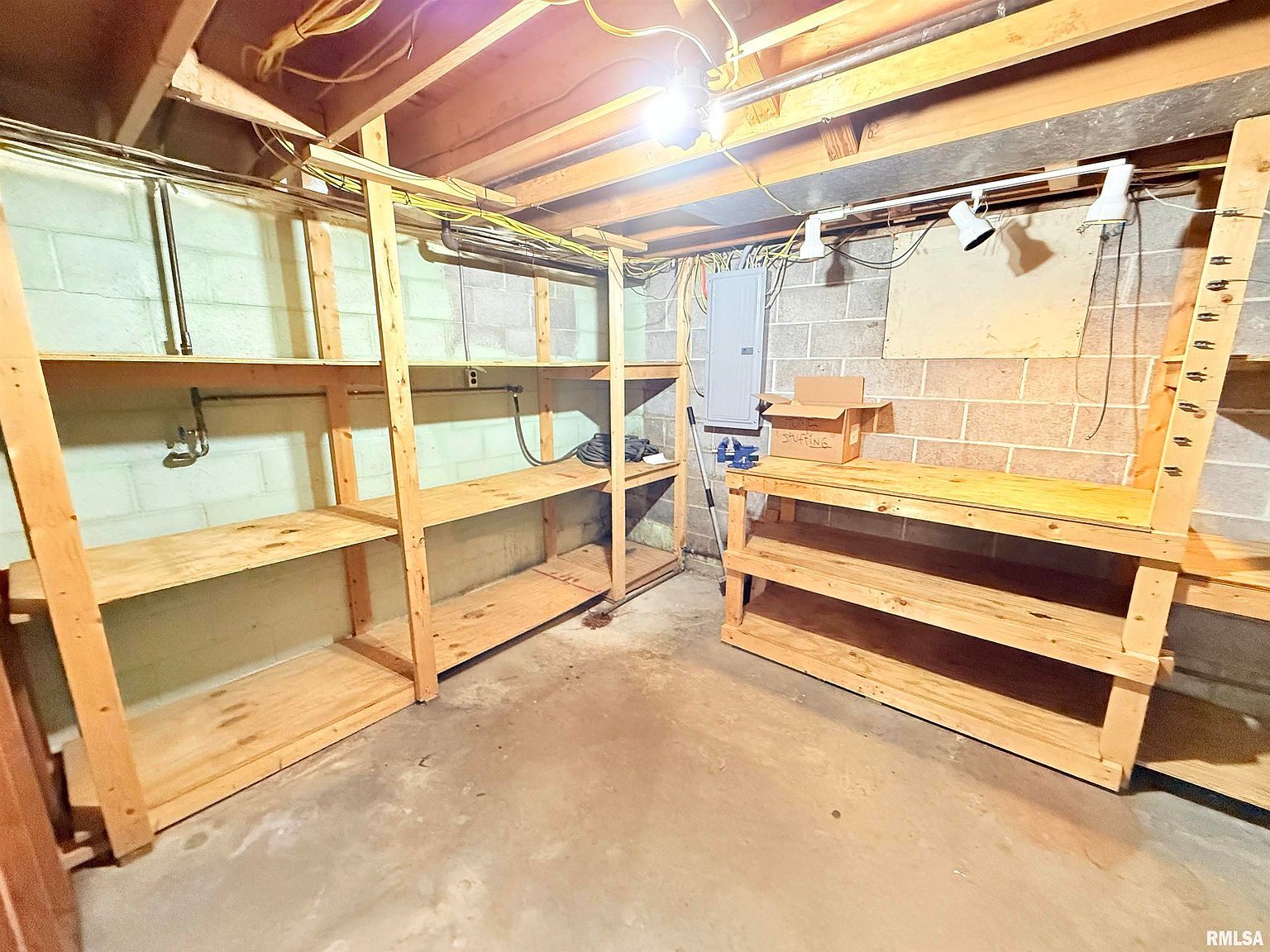 19 Wildwood Dr Mount Vernon, IL 62864  | Single Family