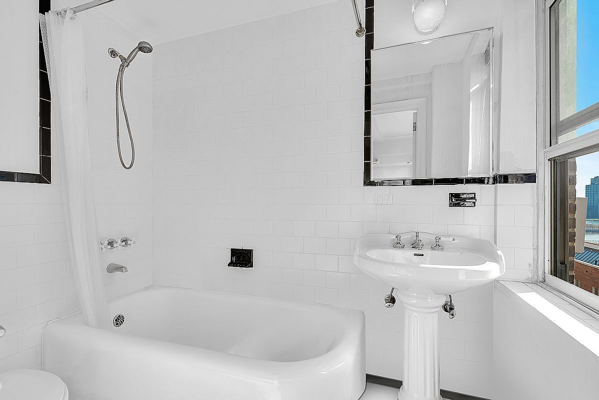 433 E 51st St #9B Manhattan, NY 10022  | Condominium