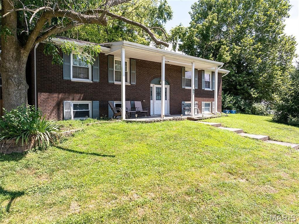 87 Glendale Dr Glen Carbon, IL 62034  | Single Family