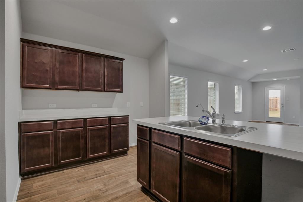 20815 Olive Leaf Street, New Caney, TX, USA, 77357 - Thumbnail 4