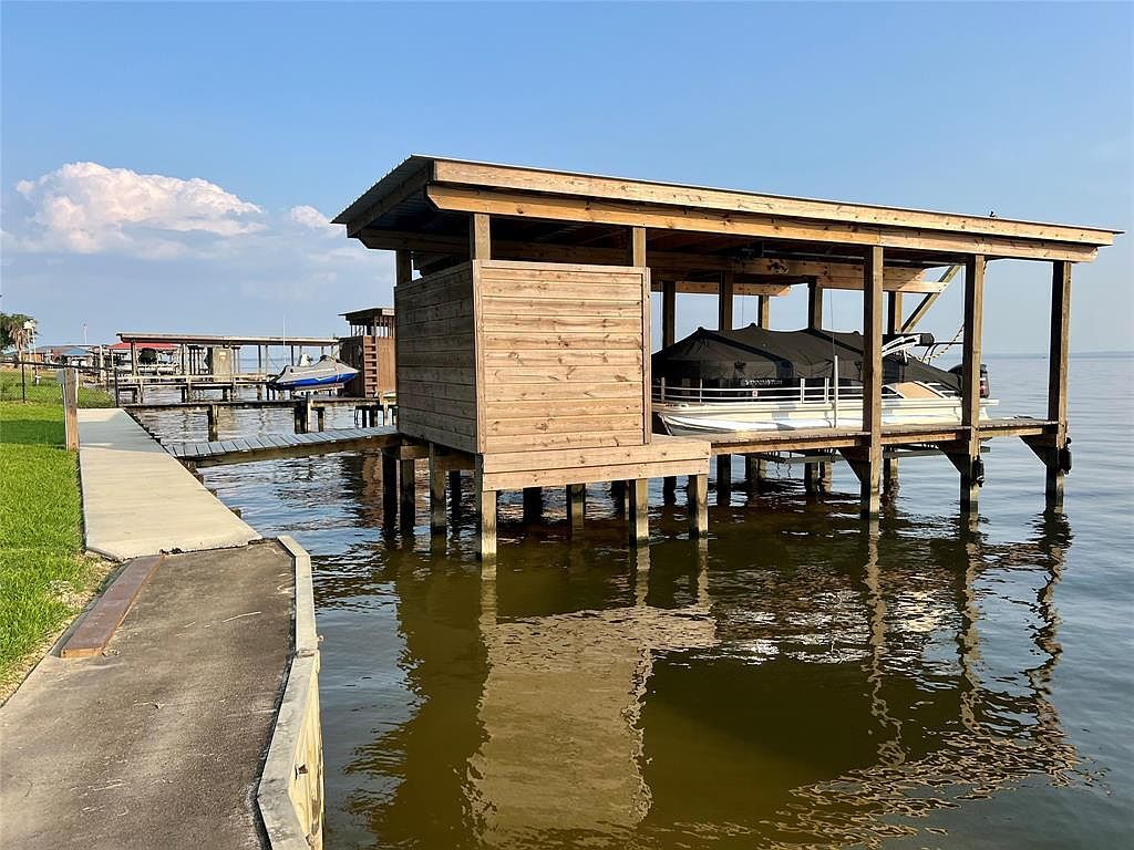 100 Bridgelanding Onalaska, TX 77360 | Land/Lot