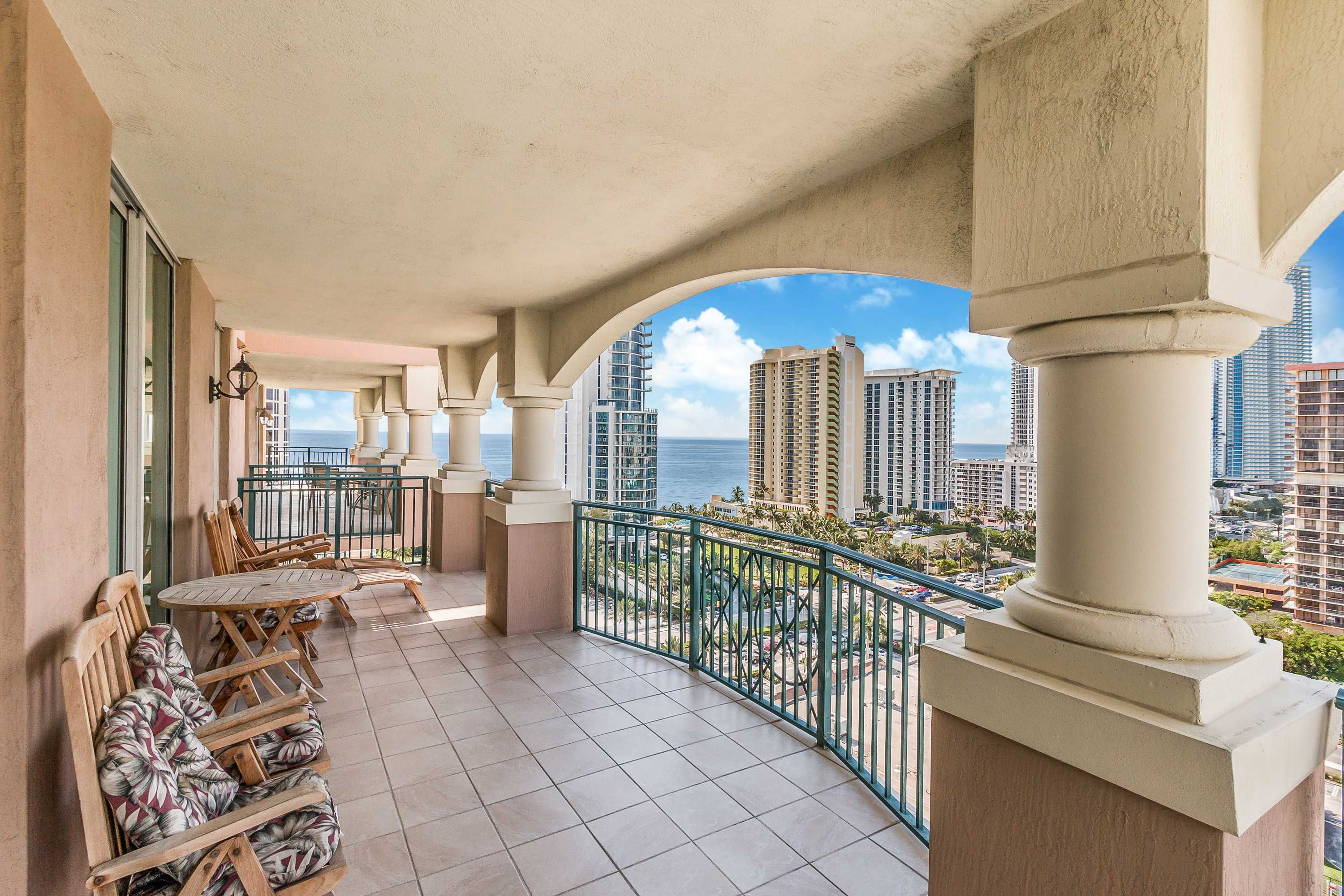 17555 Atlantic Blvd, #TS2 Sunny Isles Beach, FL 33160, USA - Thumbnail 2