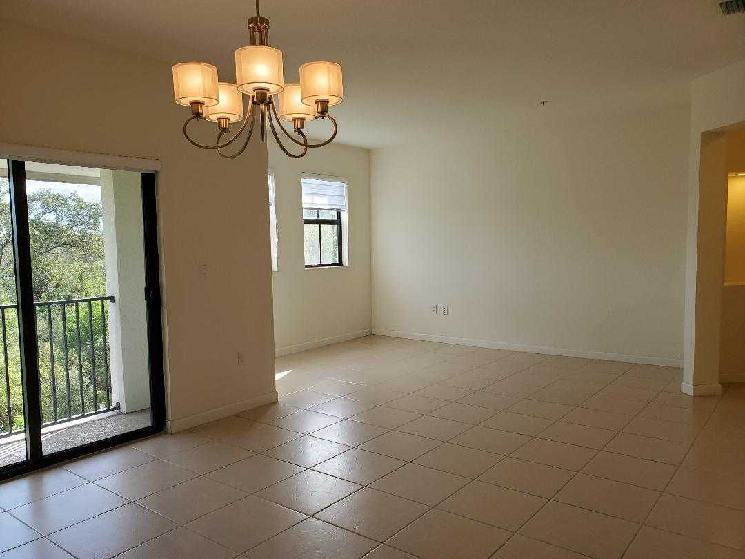 10620 NW 88 St #212, Doral, FL, 33178  | Condominium
