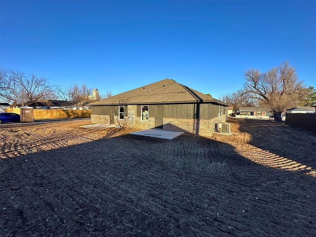 1402 S Jensen Ave El Reno, OK 73036  | Multi Family