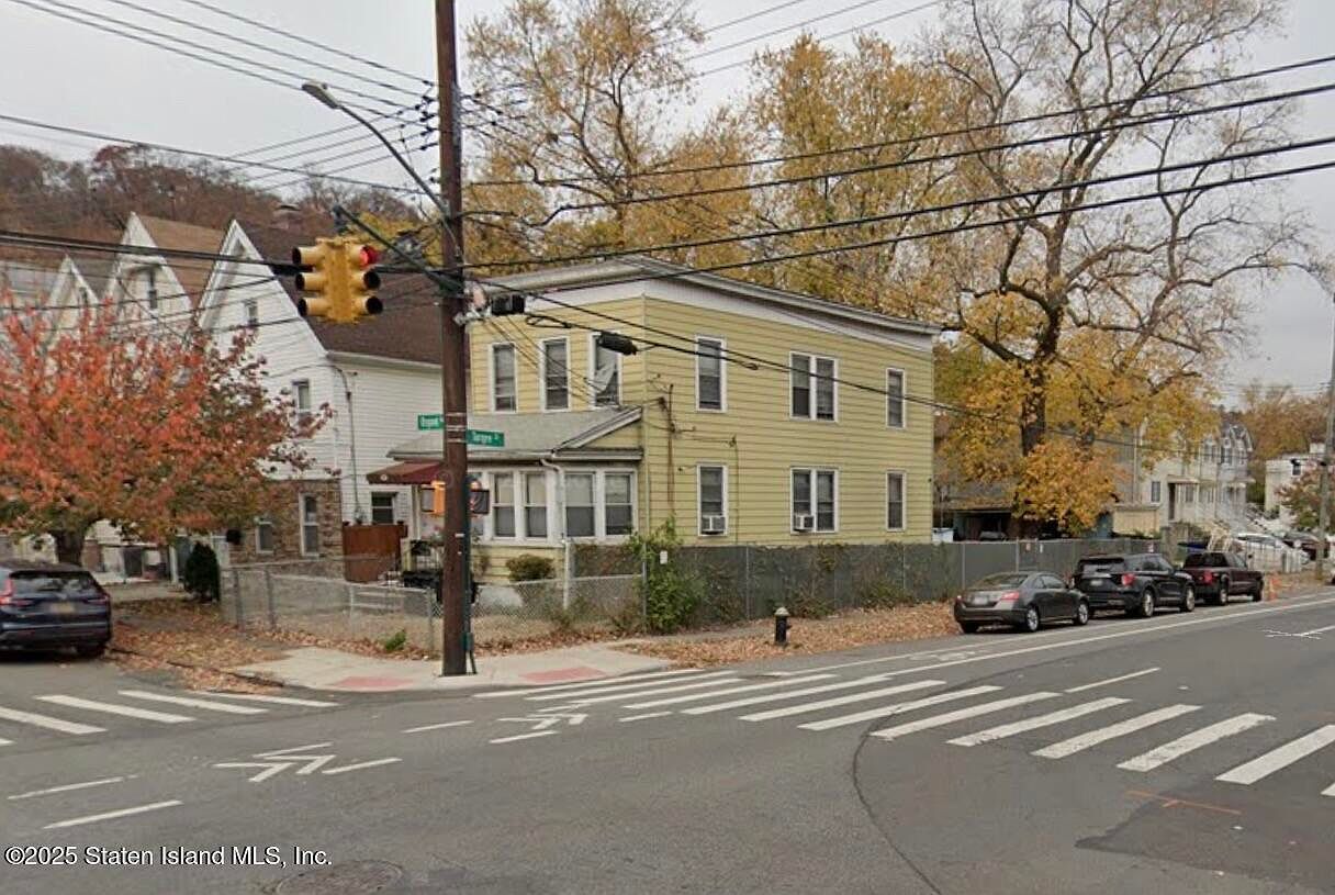 27 Osgood Ave Staten Island, NY 10304  | Single Family