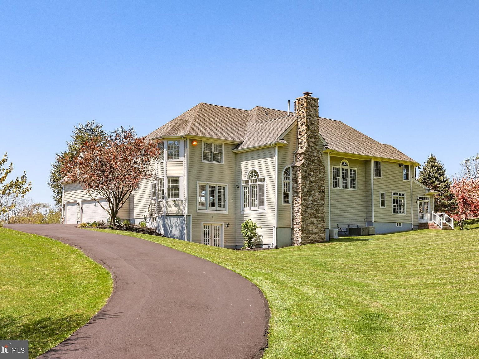 18 Todd Ridge Rd Titusville, NJ 08560  | Single Family