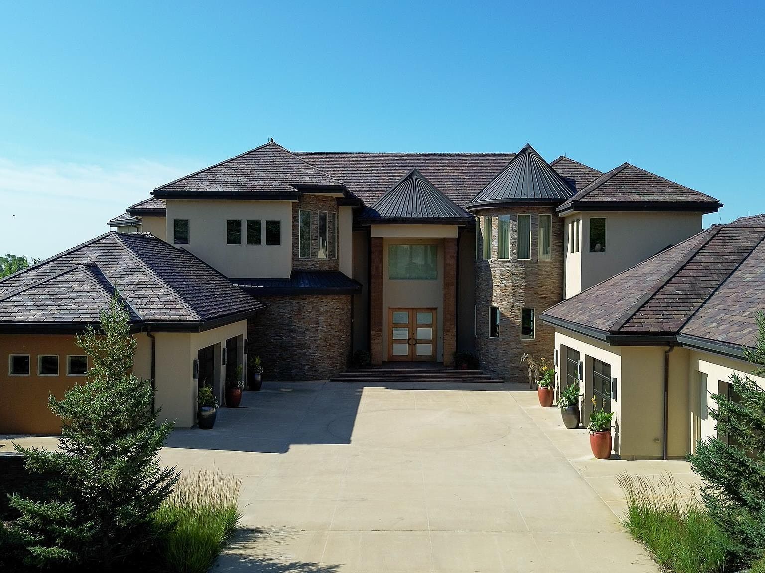 500 Bay Hill Cir Dakota Dunes, SD 57049  | Single Family