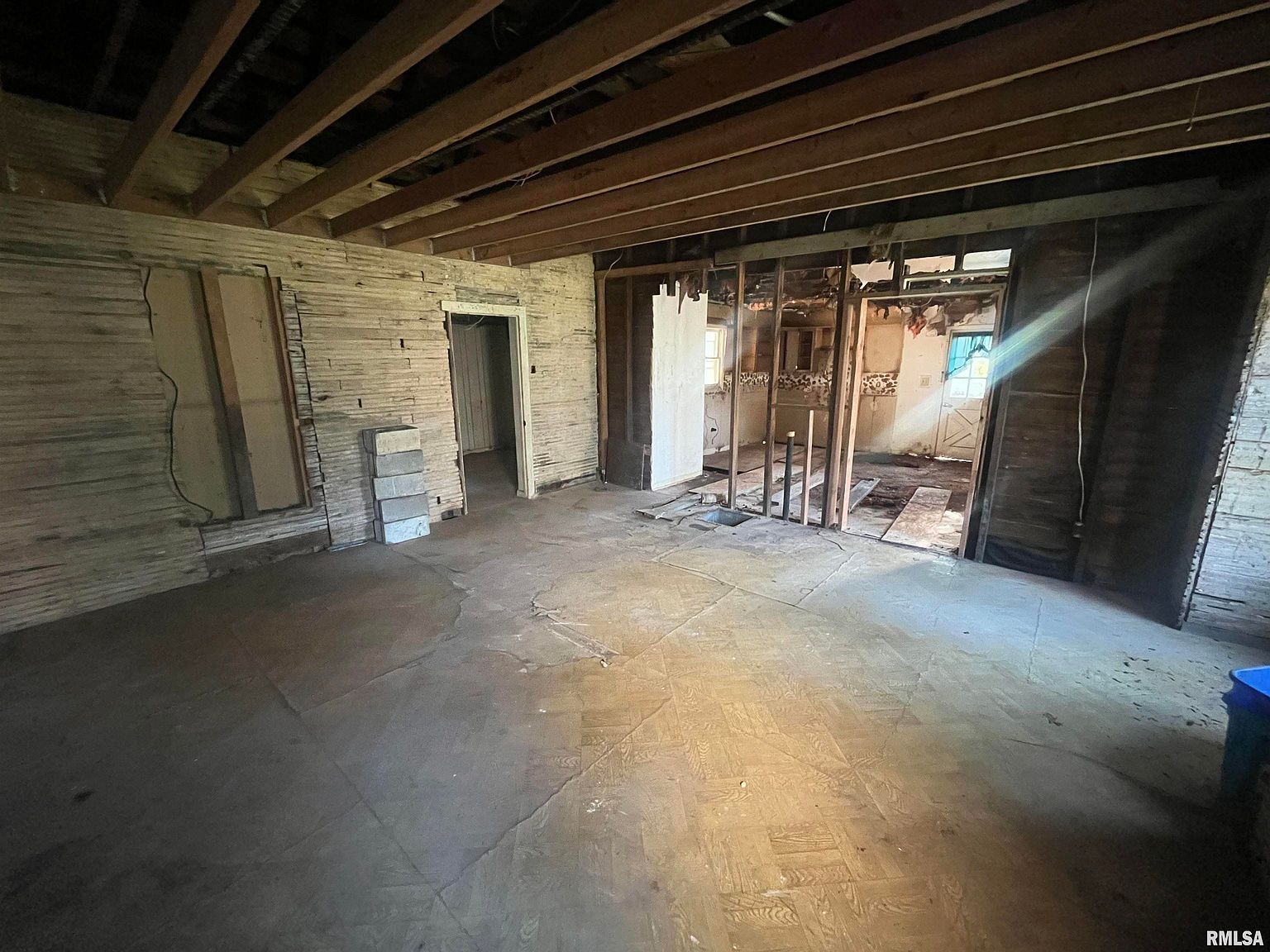 507 W Jackson St Athens, IL 62613  | Single Family