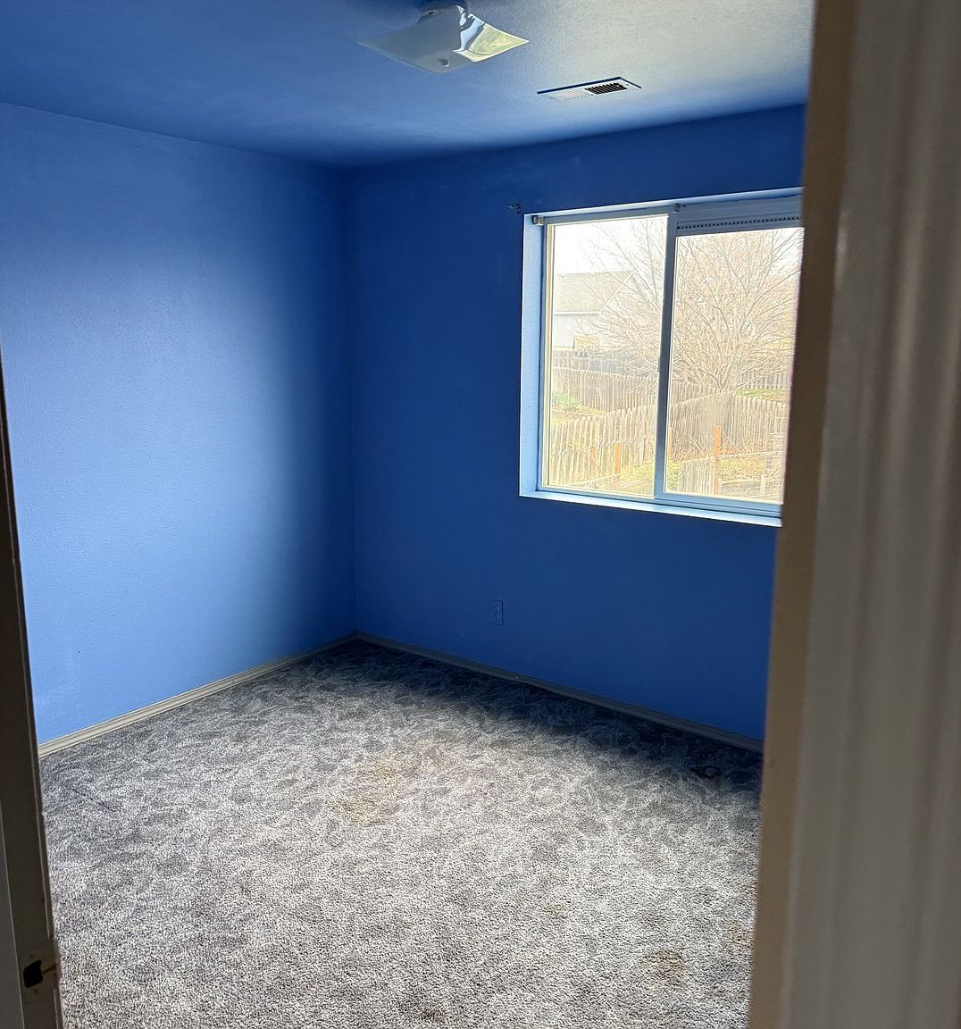 2464 Blue Jay St Umatilla, OR 97882  | Single Family